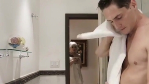 I Catch My Stepbrother without garments In A baths