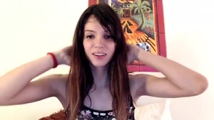 Bubble butt tgirl finds irresistible hard nailining