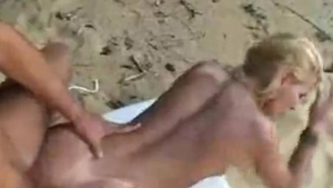 Tayla nails In The Beach