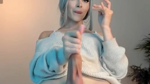 Ash blonde Trap Wanks Her Babecock