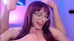 Camgirls and Cute Transes Tease Viewers Online