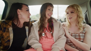 Extreme Pickups: Kinky Contortionist Cums Clean