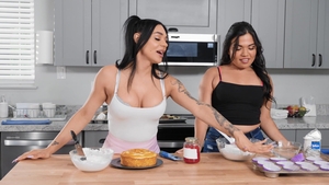 Trans Angels: Frustrated Eva Gets Sticky with Summer