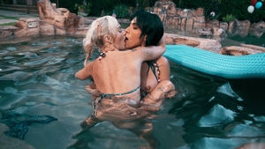 Raw dogging by the poolside on July 4th