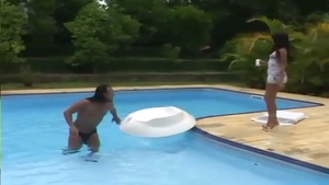 Layla Amorim And Matheus Axell fuck By The Pool