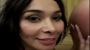 Vaniity-scene5