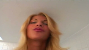 nudeBACK4U Presents - Suzany Petrovyck