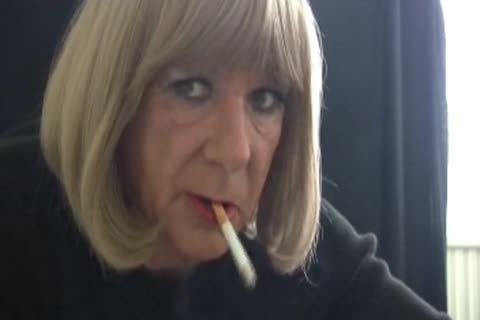 Fetish Smoking Samantha
