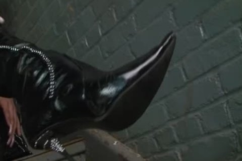 Foxi Masturbates For Us On Camera!